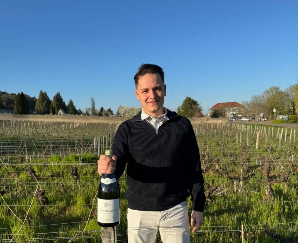 Valentin, responsable logistique et ADV chez vins-mariages.net